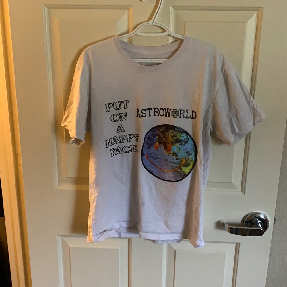ASTROWORLD TRAVIS SCOTT SHIRT! Like new!!